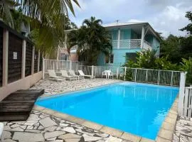 Joli T2 piscine trois îlets
