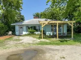 Pet-Friendly Waterfront Cottage on the Chesapeake Bay, Virginia
