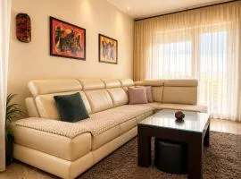 White Pearl Apartment