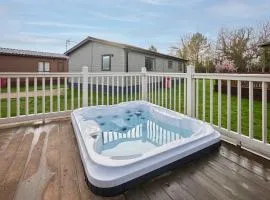 Crystal Lodge with Hot Tub