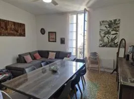 Grand appartement familial avec salle de jeux entre Moliere et Mediterranee