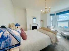 Seaside Town House Close to Walton Pier & Beach