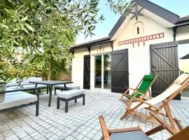Renovated villa in the heart of Arcachon outbuilding