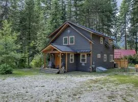 Compass Cabin-Hot Tub, WIFI, Close to Golf/Lake in Leavenworth, Washington
