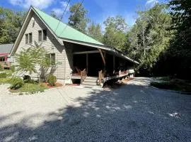 Amazing Cabin for Big Groups with Pool and Air Hockey Table in Bridgton, Maine
