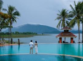 Kaengkrachan Boathouse Paradise Resort, hotel din Kaeng Kachan
