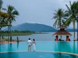 Kaengkrachan Boathouse Paradise Resort