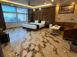 Hotel V Square