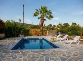 Linovrochi holiday house with private pool