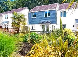 Relaxing Retreat Close to Falmouth Town, Coast & Nature
