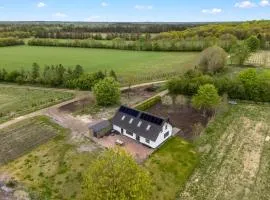 Beautiful Holiday Home, Completely Renovated In 2026, Located In Scenic Surroundings