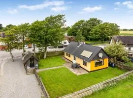 Lovely Cottage With Wood-Burning Stove And Water View