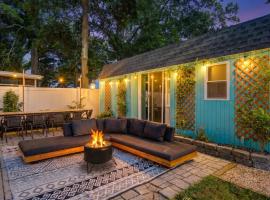 Huge Beach Bungalow- Yard, Beach Pass, King Beds, hotel v destinaci North Beach