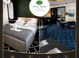Hotel Daria، فندق في تيخي
