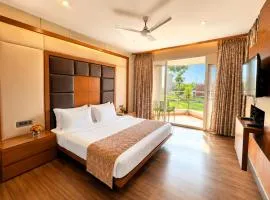 Golden Palace Puri - Private Flagship Beach - Swimming Pool - Sea View Rooms - Restaurant - Luxurious Stay