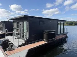 Houseboat Marina Mookerplas met Duo Hottub I 4 - 6 personen
