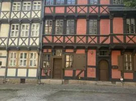 Boutique Apartment QLB est 1688