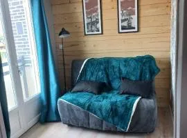 Étage de maison charmant à 300m de la mer