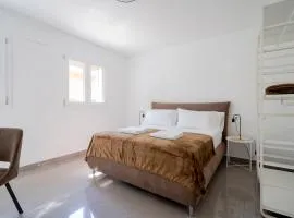 Modern Studio near Venice with Kitchenette