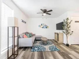 1BR Home Fenced Yard Workspace Pet Playground