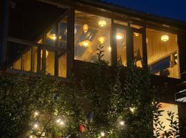 Baserah - Cafe & Stay, hotel di Jibhi