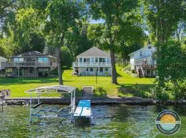 Lake Delavan Lakefront Home Pier Sleeps 6