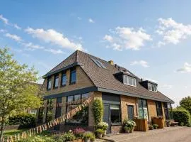 Groepsaccommodatie + 4 Large Greenhouses (36 personen)