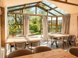 Groepsruimte + 4 Large Greenhouses (16 personen)