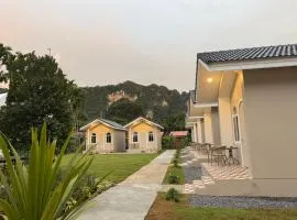 Hills & Hush Khao Sok Eco Resort