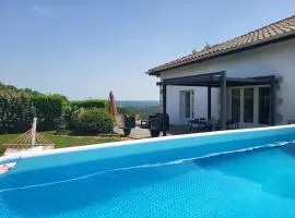 Maison avec piscine entre océan et campagne