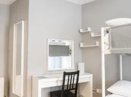 Westport Town Centre Budget Rooms