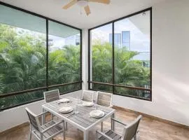 2 pools and beach club 10 minutes away - Chaká Condo