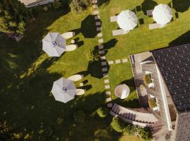 Villa Flora Mountain Lodges, хотел в Сан Касиано