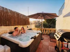 Charming Village Escape with Jacuzzi & Games Room