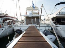 Solymar Greece Yachting. m/y "LL", smeštaj na brodu u Atini