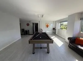 Family Coastal Escape Hot Tub, Cinema & Games Room