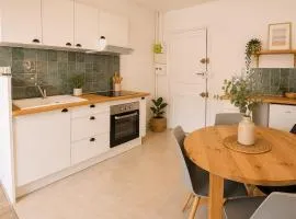 Le Petit Arlésien T2 centre-ville Arles, 4 personnes, chambre et salon séparé