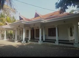Anvarin river front Home stay Kainakary
