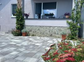 Kuća za odmor Maša, hotel i Valpovo