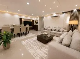 Premium 3BR Hotel Apartment with Direct Airport View
