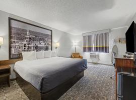 Super 8 by Wyndham Dubuque, hotelli kohteessa Dubuque