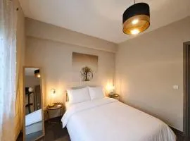 Elegant City Center Apartment