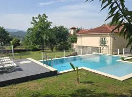 Fernandes House