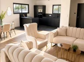 Elegant and stylish villa for 6 guests