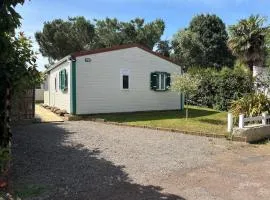 4-person chalet in Vendée, cozy, pool, 15 min to beaches