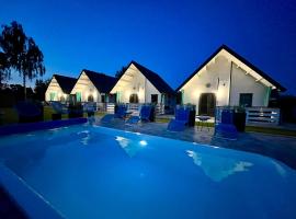 Domki Kompas, hotel v destinácii Jantar