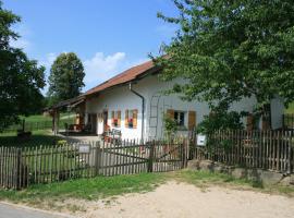 Ferienhaus Winter, hotel en Blaibach