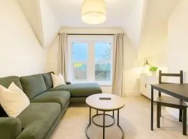 Charming Top Floor Cardiff Gem - Free Parking