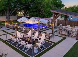Rosewood on Main, Pool, Hot Tub, Firepit!