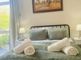 Serene Air-Conditioned Flatlet in Central Wellington